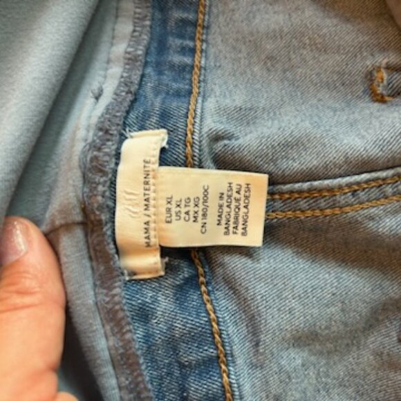 H & M maternity denim shorts XL - Picture 3 of 6